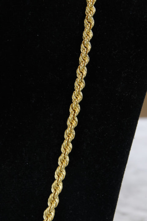 Gold Rope chain close up shot
